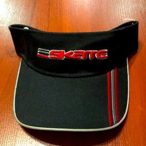 “SKATE” adjustable Velcro closure black Visor.